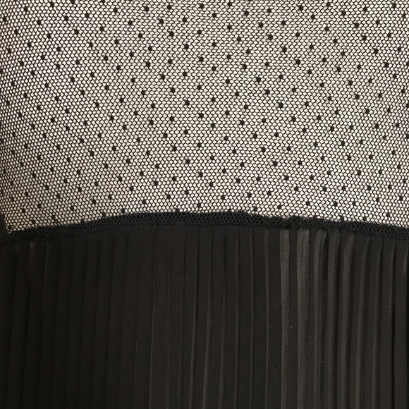 BCBGeneration semi sheer long sleeve. - Picture 6 of 7